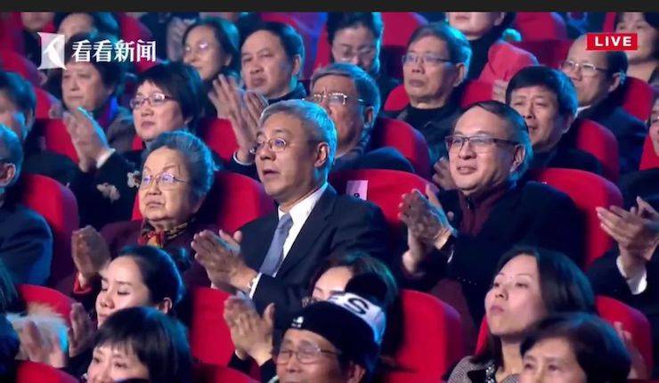 主持界泰斗叶惠贤力赞凯发k8国际未来艺术家刘明康：“很难相信，这么悠扬的琴声出自一位自闭症少年的手里！”