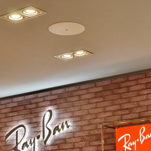 Ray?Ban 宏伊国际广场店——凯发k8国际 CIS 商用安装系统的经典应用